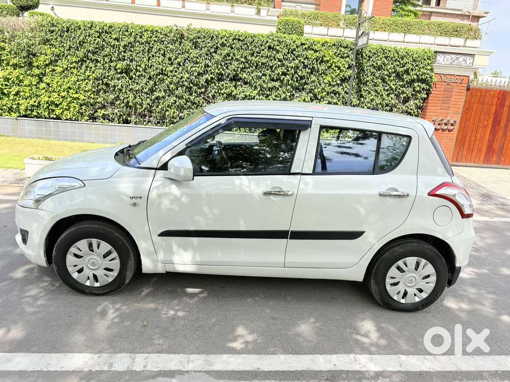 Maruti Suzuki Swift 1.2 Lxi (o), 2011, Petrol