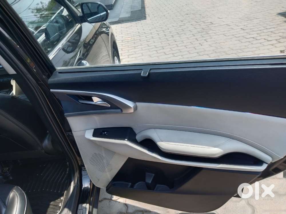 Kia Carens Gravity Edition ( Sunroof)
