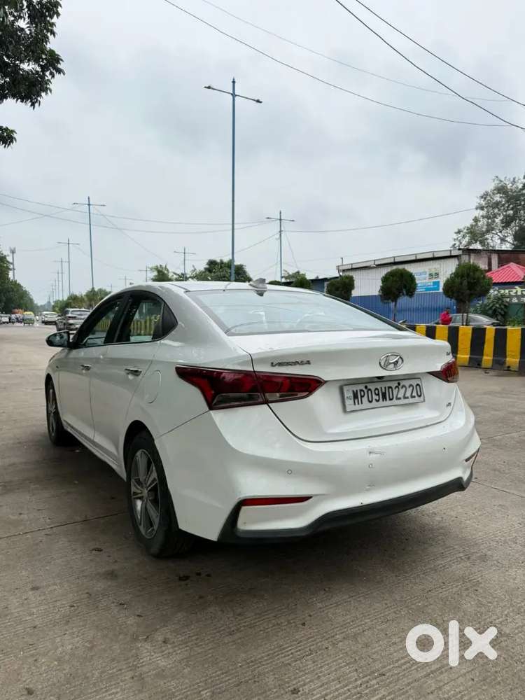 Hyundai Verna Crdi 2019 Sx Top Modal