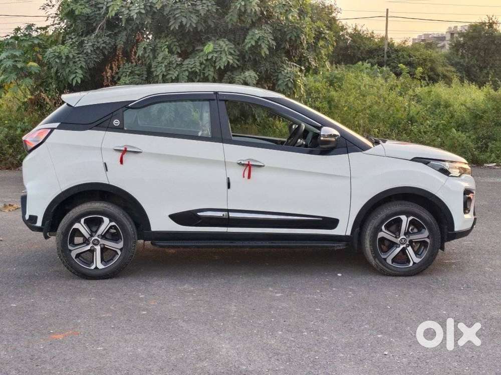 Tata Nexon, 2023, Petrol