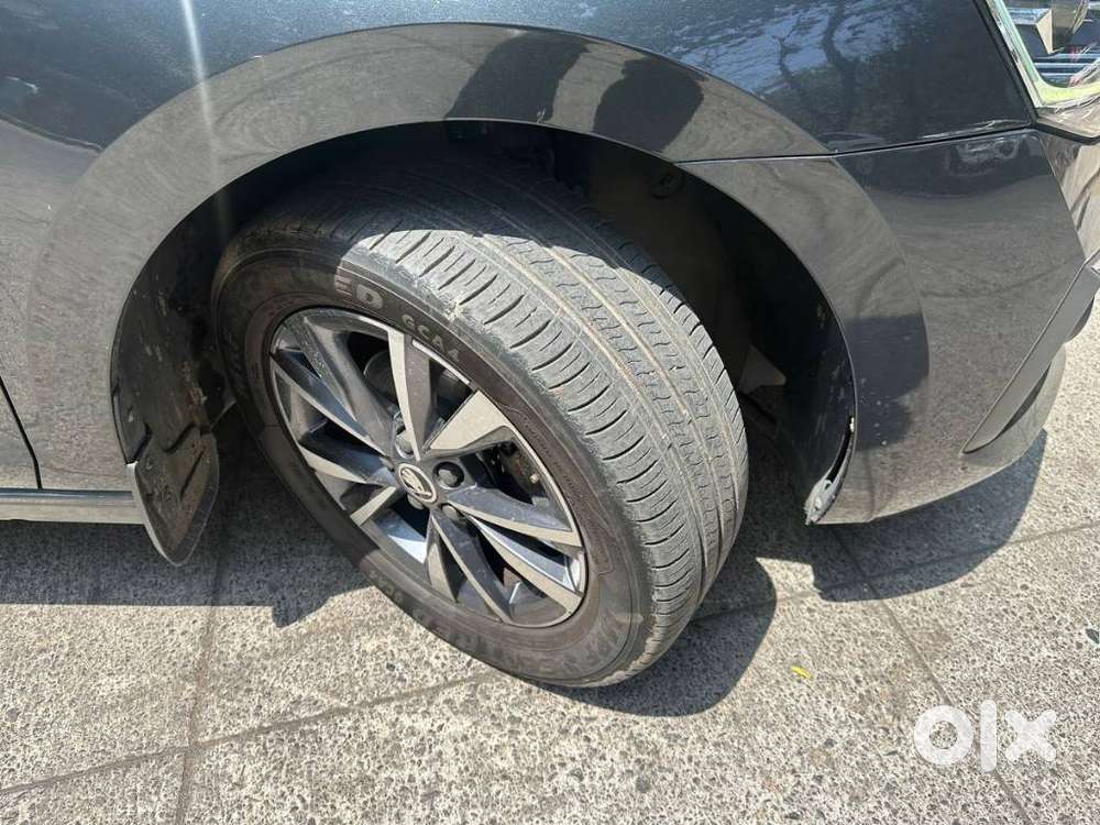 Skoda Slavia 1.0 Tsi Style At, 2025, Petrol
