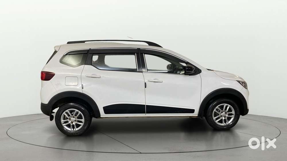 Renault Triber Rxt, 2023, Petrol