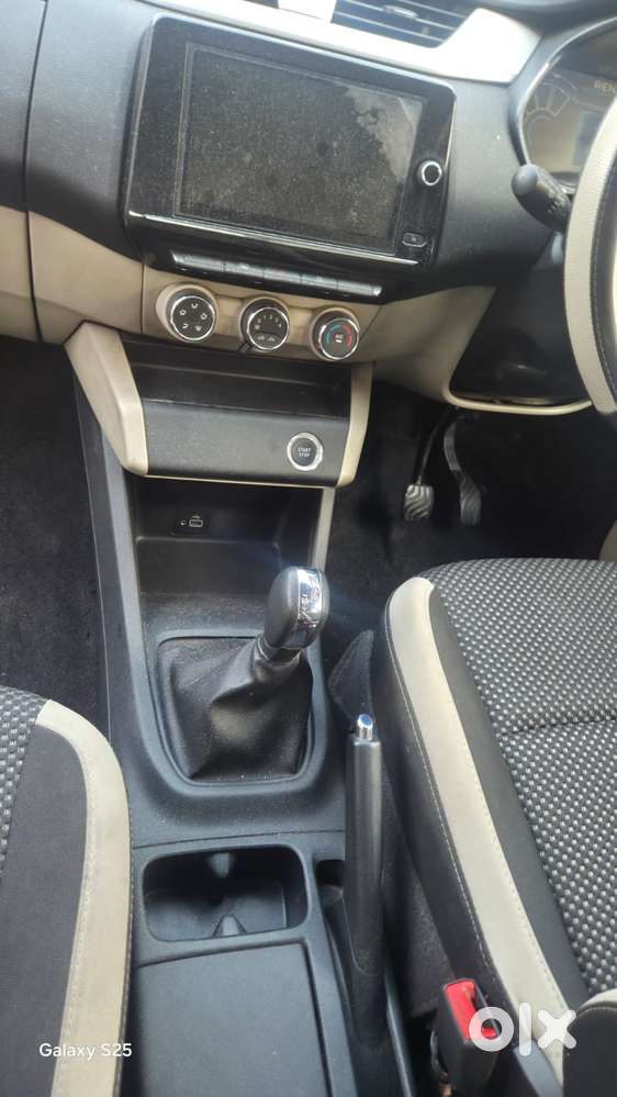 Renault Triber Rxz, 2023, Petrol