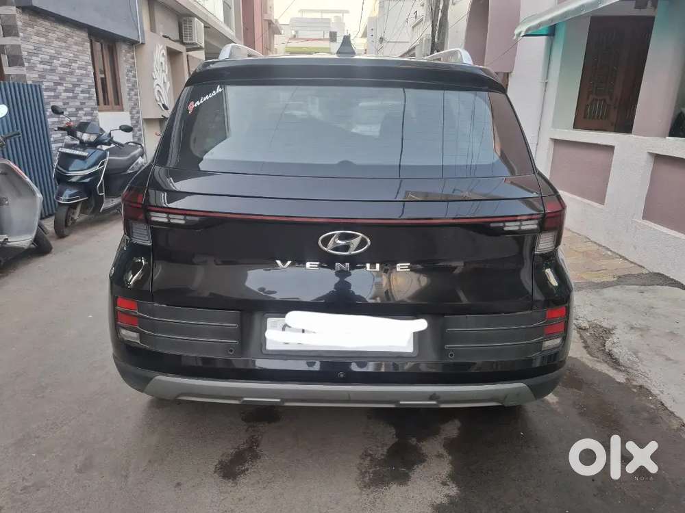 Hyundai Venue 2022 Petrol 67000 Km Driven