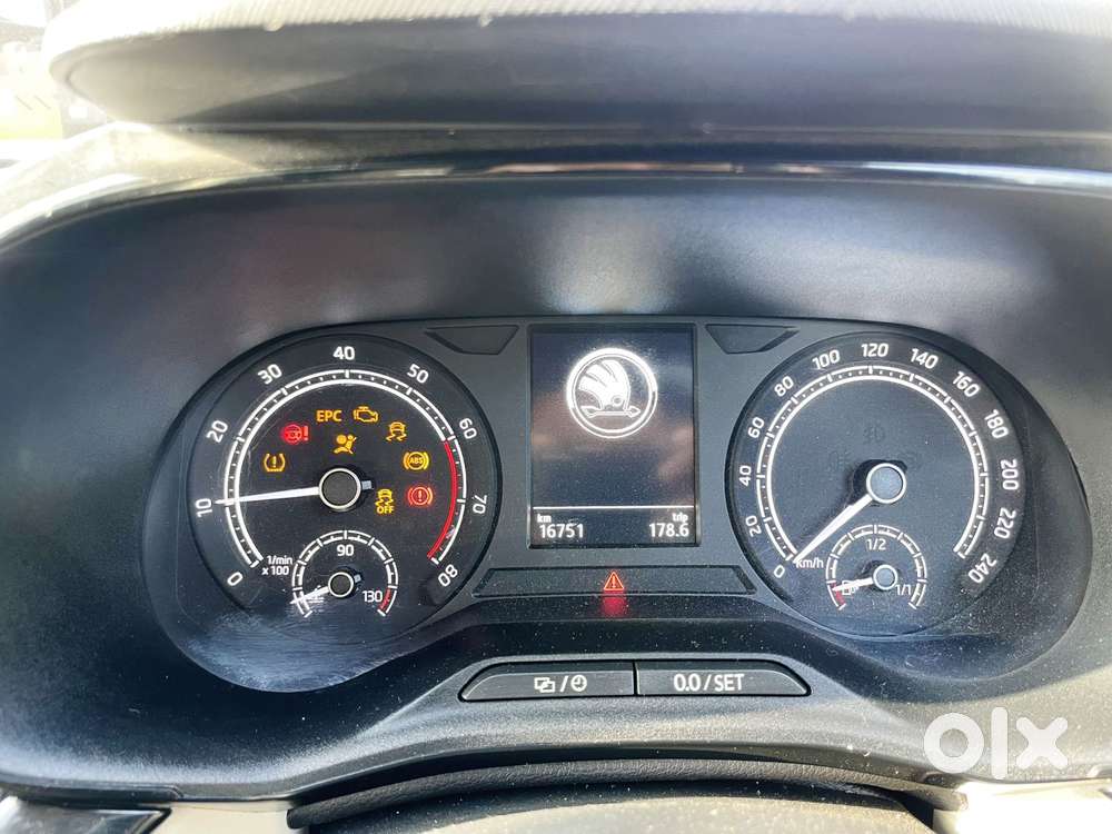 Skoda Slavia 1.0 Ambition Tsi At, 2024, Petrol