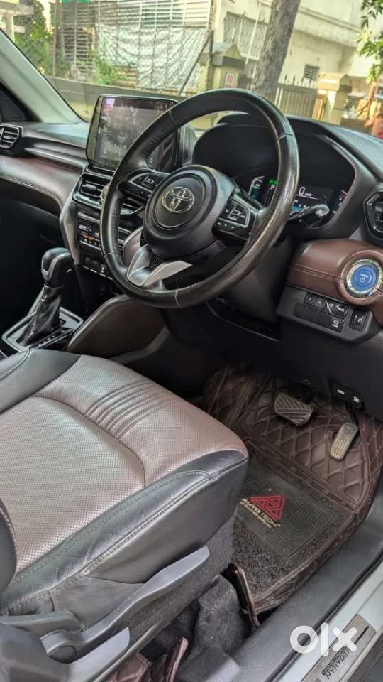 Toyota Urban Cruiser Hyryder 1.5 V Hybrid, 2023, Petrol