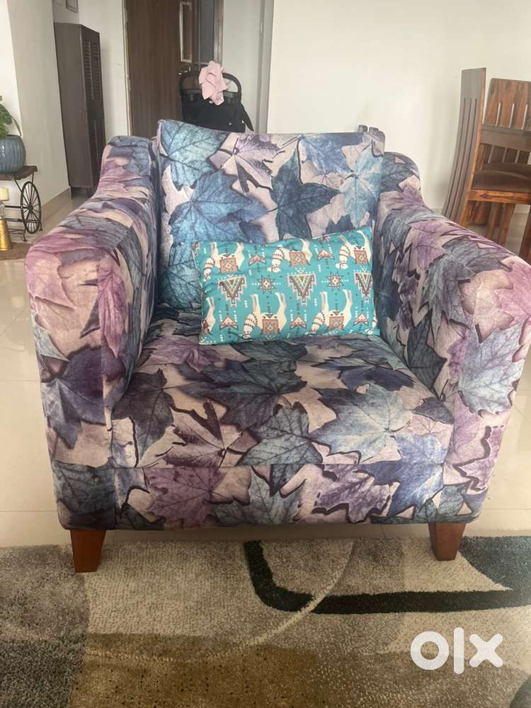 6 seater sofa with wooden table for sale (3 seater turns to a bed)