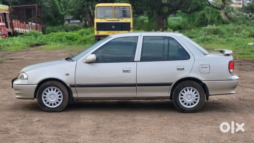Maruti Suzuki Esteem 2004