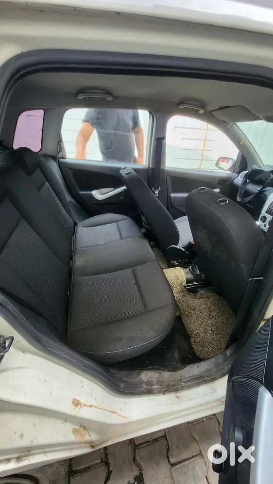 Ford Figo Lxi 2013