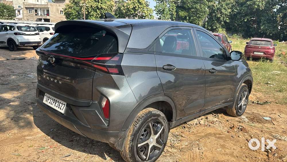 Tata Nexon Smart Plus S 1.2 Revotron Petrol 5 Mt, 2024, Petrol