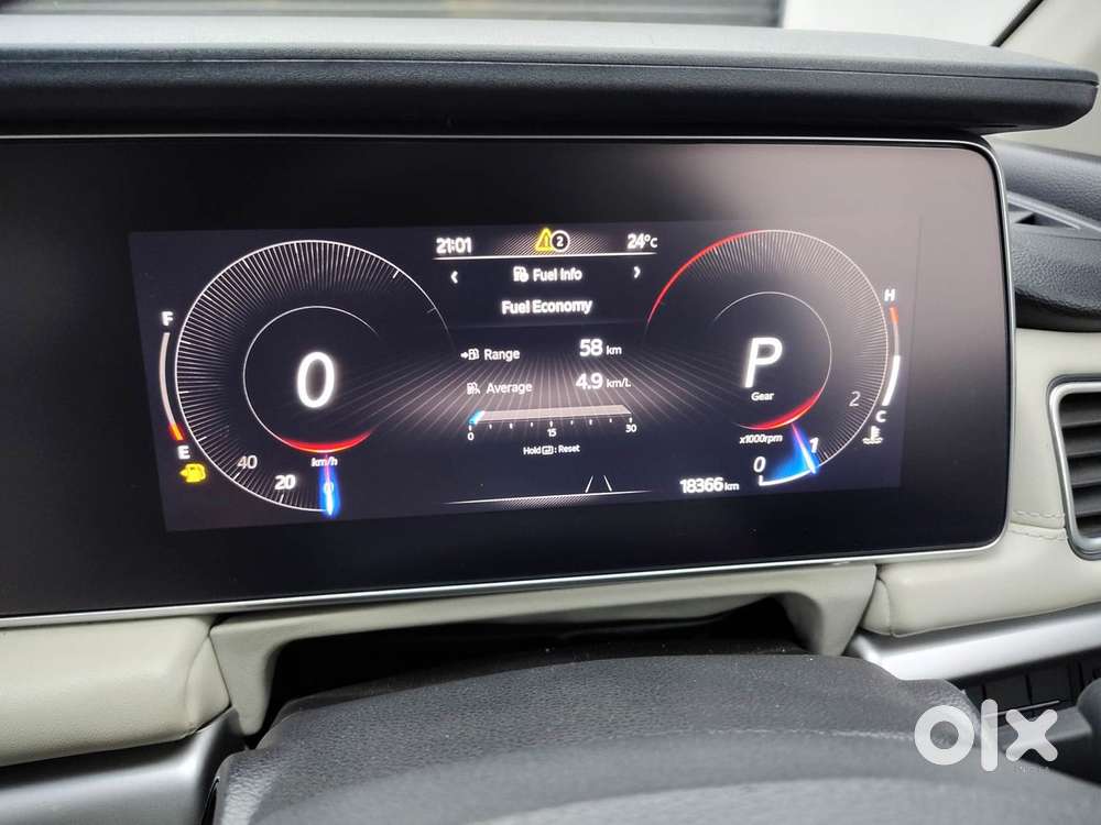 Mahindra Xuv700 2.0 Ax 7 Petrol At Str, 2023, Petrol