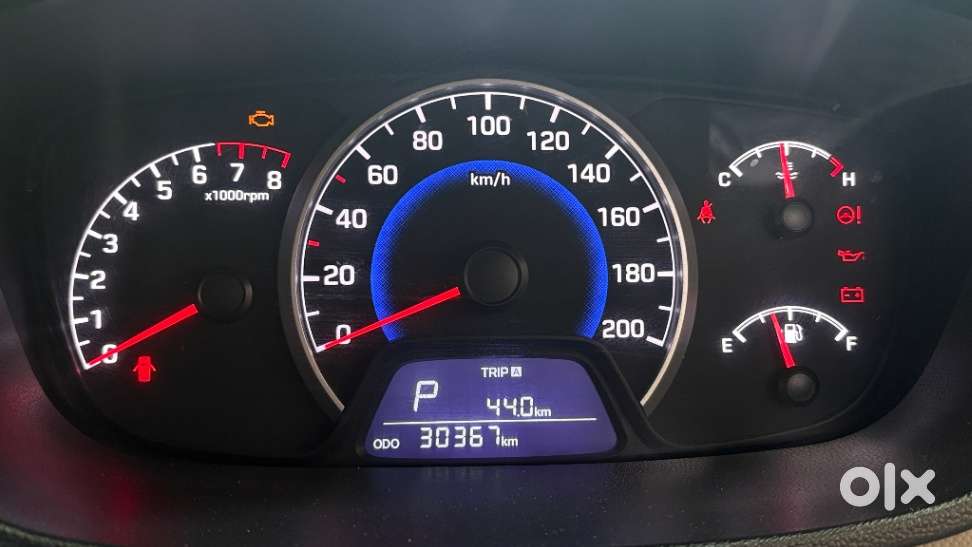 Hyundai i10 Sportz AT, 2019, Petrol