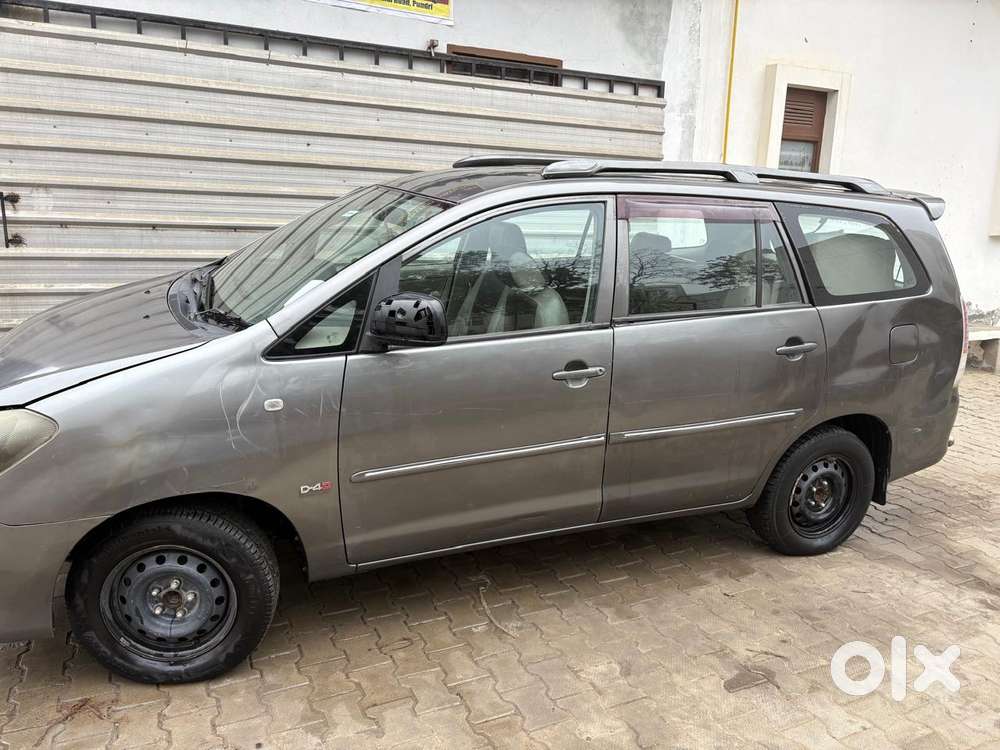 Toyota Innova 2.0 Gx 8 Seater Bs Iv, 2010, Diesel