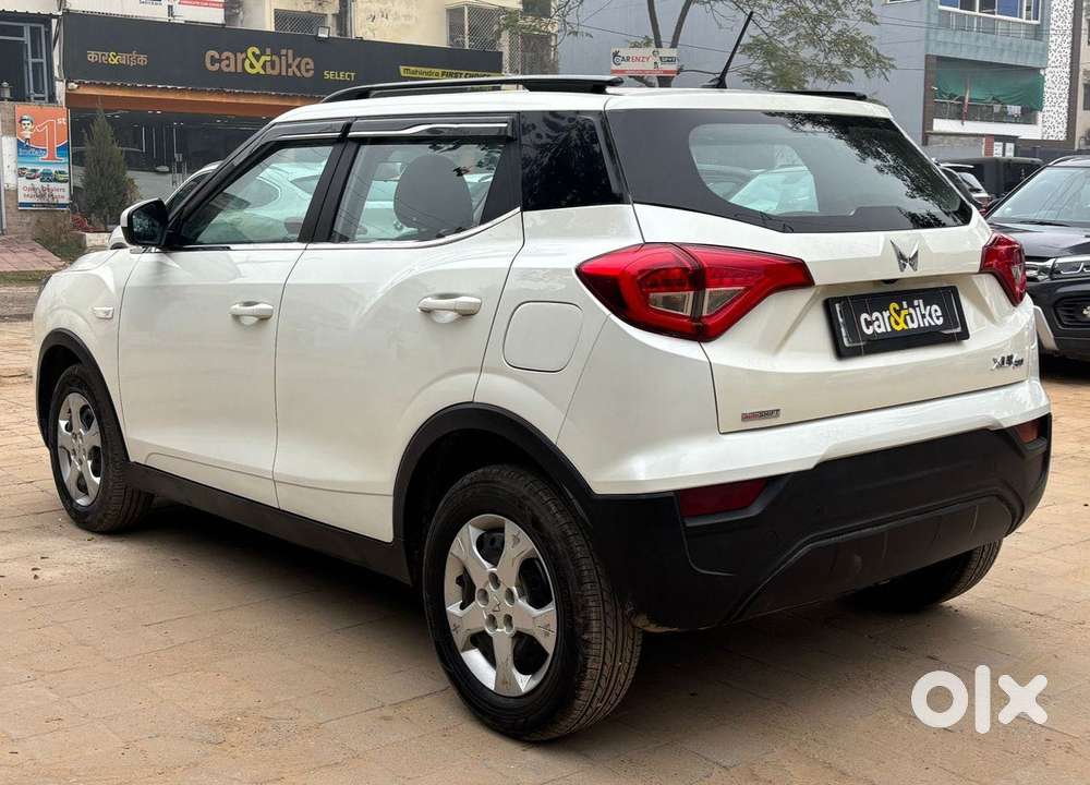 Mahindra Xuv300 1.2 W6 Amt Petrol, 2023, Petrol