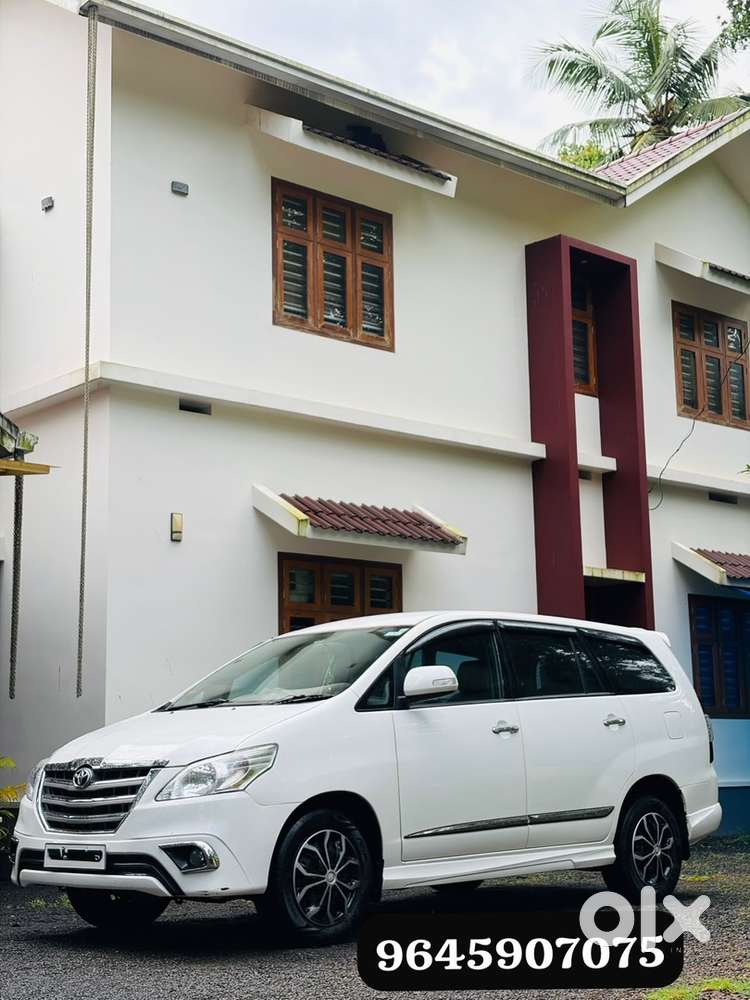 Toyota Innova 2012