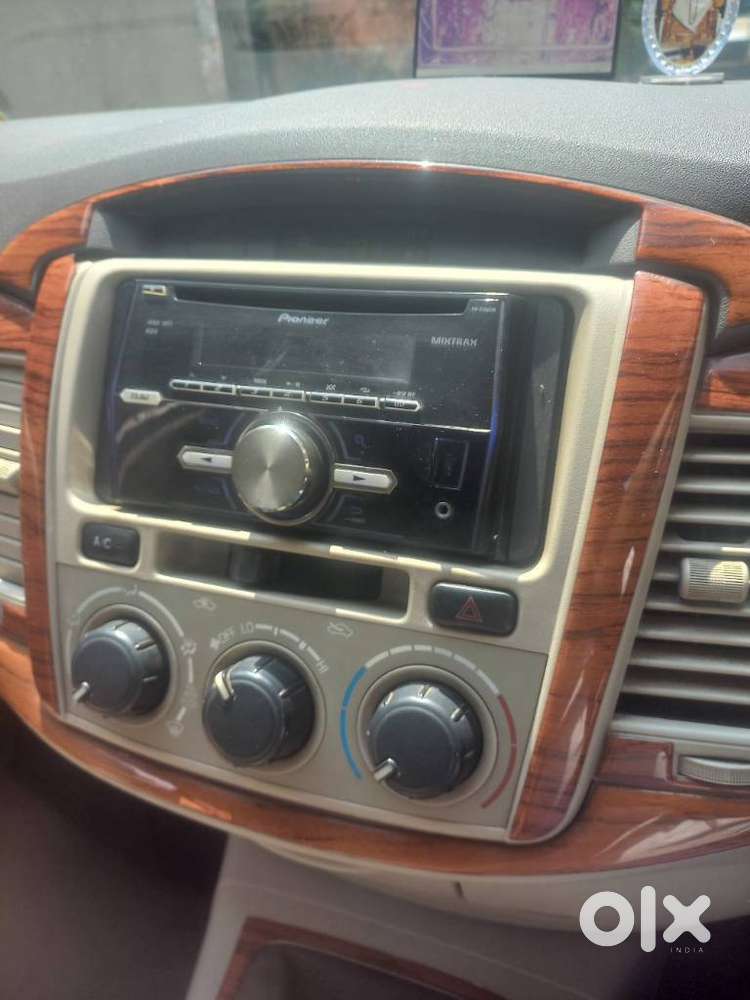 Toyota Innova 2.5 G (diesel) 8 Seater Bs Iv, 2014, Diesel