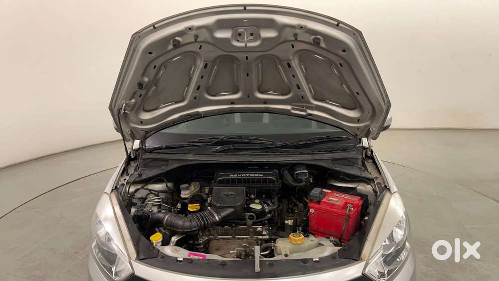Tata Tiago Xza, 2017, Petrol