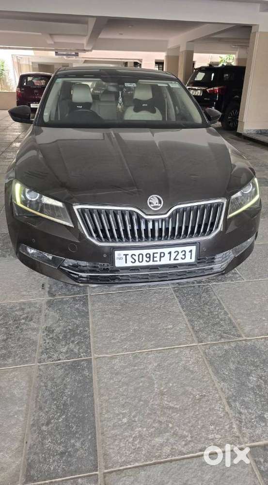 Skoda Superb Style 1.8 Tsi At, 2017, Petrol
