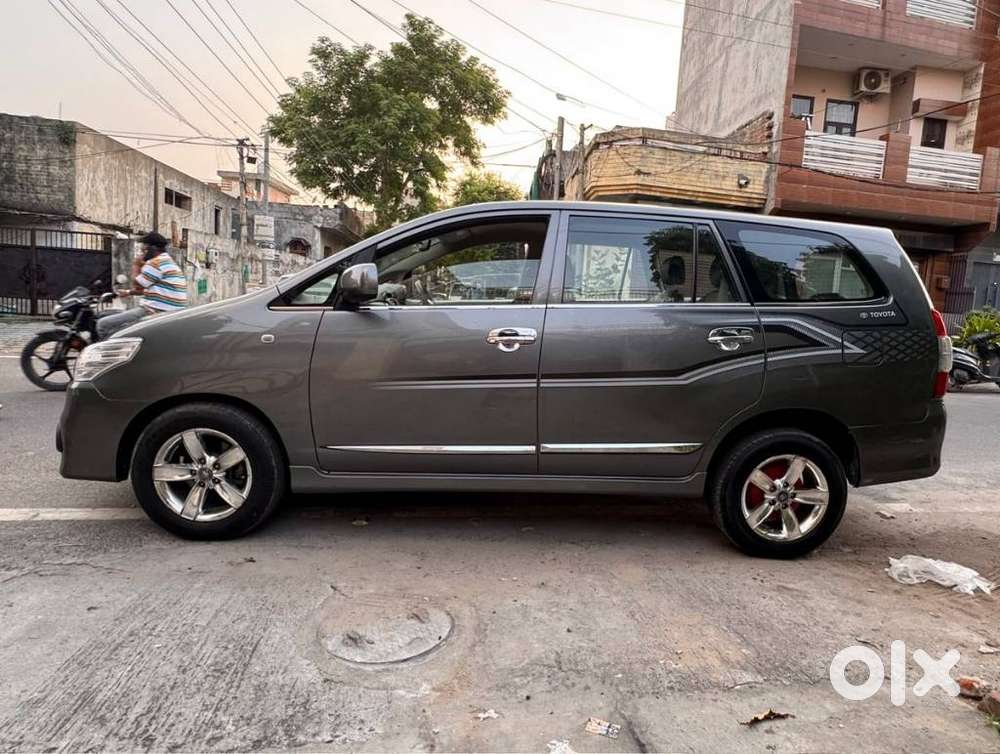 Toyota Innova 2.5 Gx 7 Seater Bs Iv, 2014, Diesel