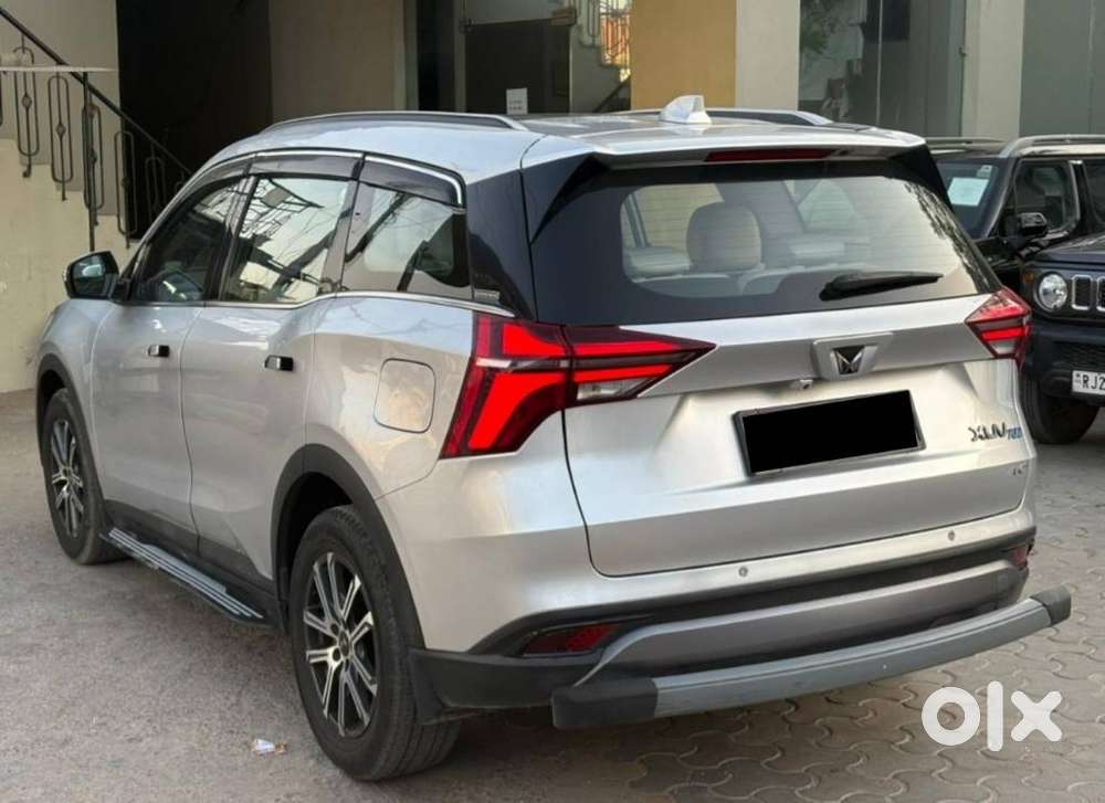 Mahindra Xuv700 Ax7l 6 Str At, 2023, Petrol