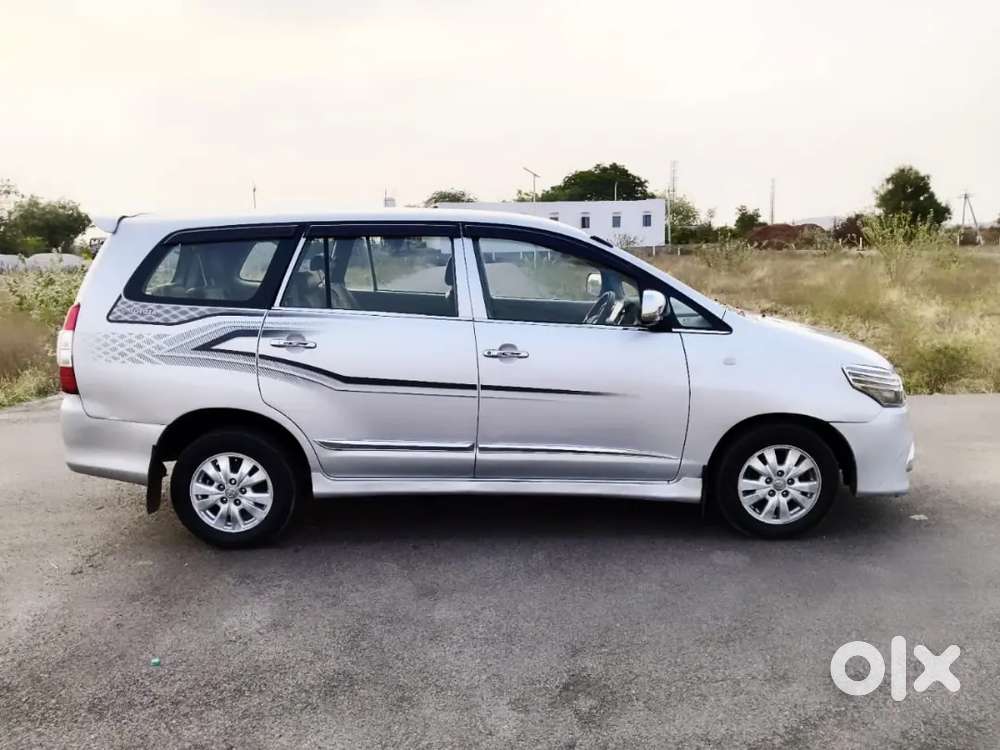 Toyota Innova 2015 Diesel 90000 Km Driven