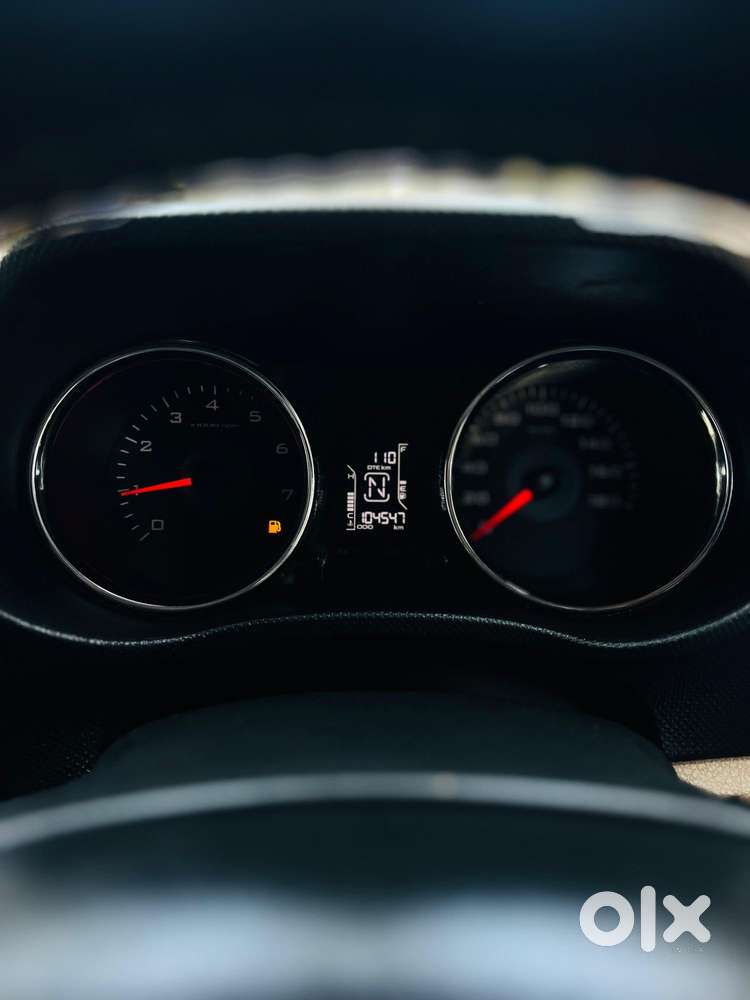 Mahindra Tuv 300 T10 Dual Tone, 2019, Diesel