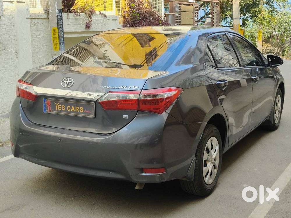 Toyota Corolla Altis 1.8 J, 2015, Petrol