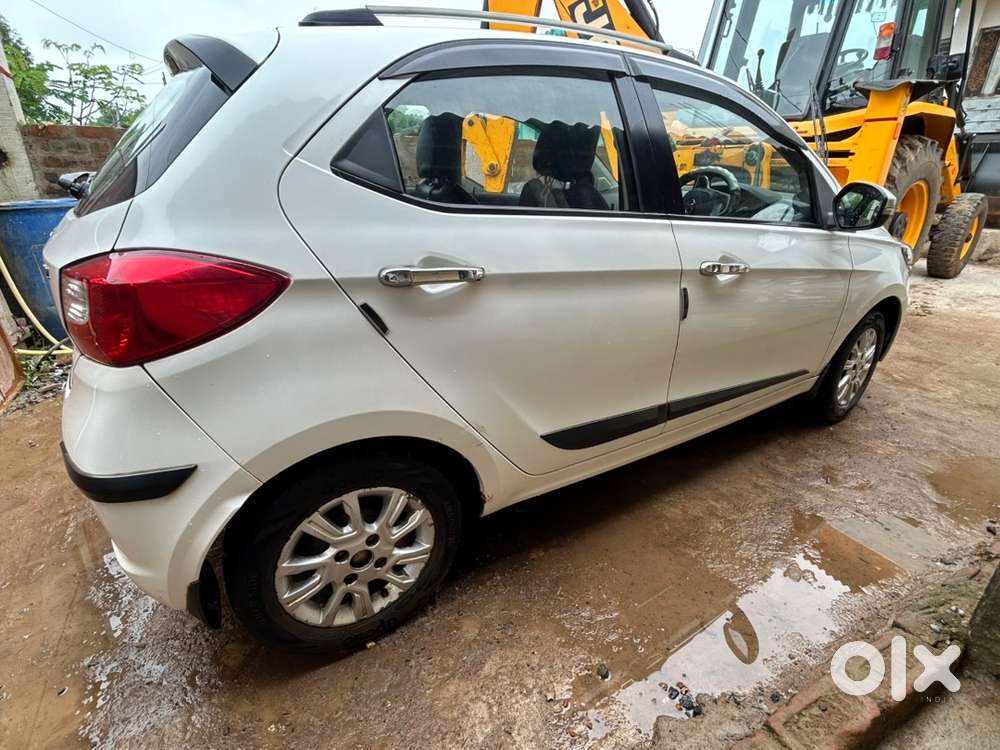Tata Tiago Petrol 2016 Top Model