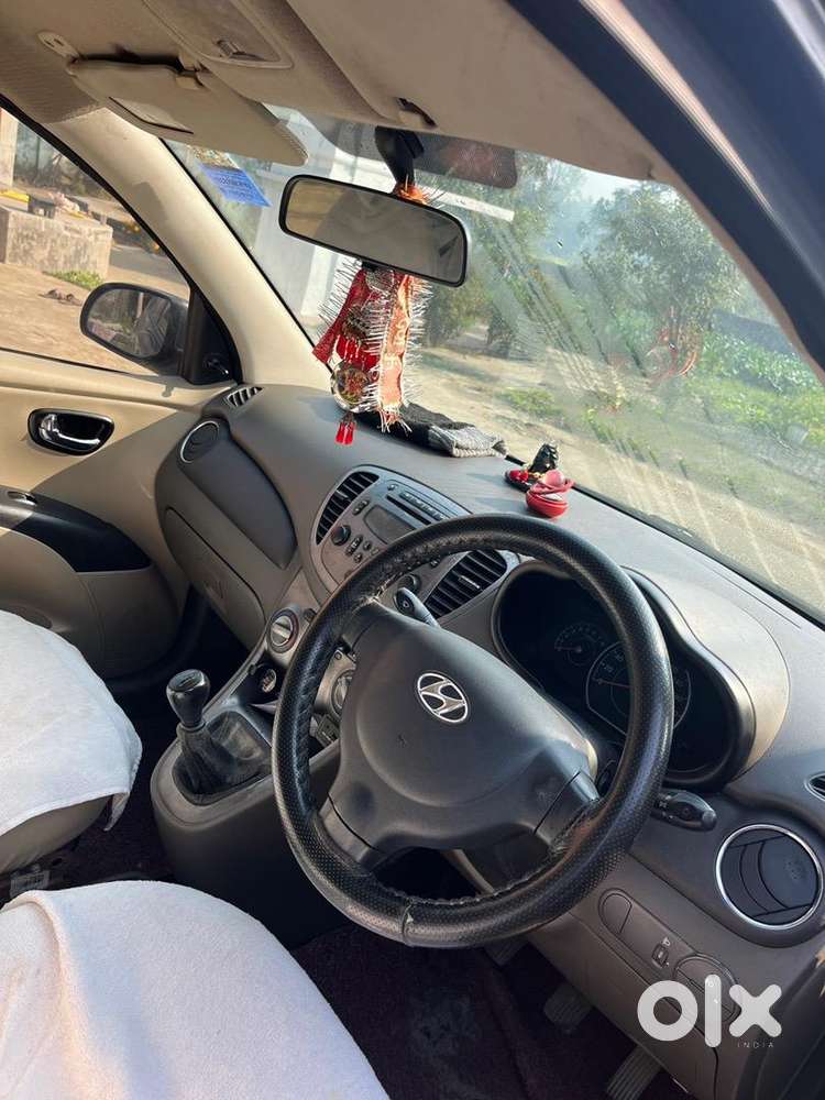 Hyundai I10 Sportz October 2015 / Excellent Condition/ Low Running