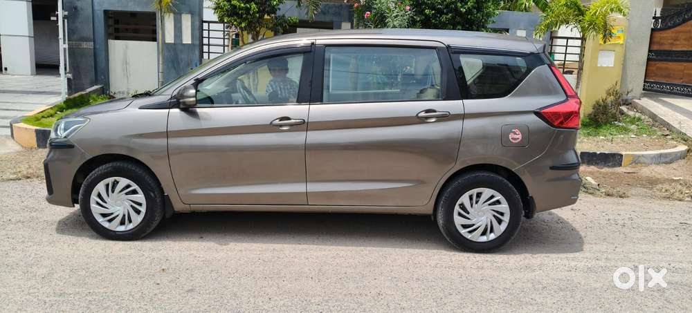 Maruti Suzuki Ertiga Vxi Shvs, 2022, Petrol
