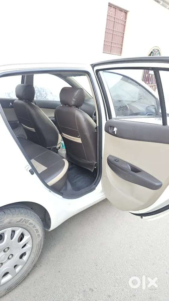 Hyundai I20 2012 Diesel Well Maintained Army Person Car