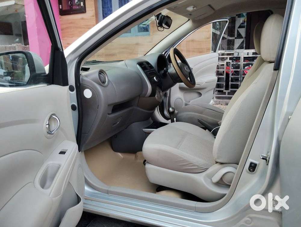 Nissan Sunny, 2015, Petrol