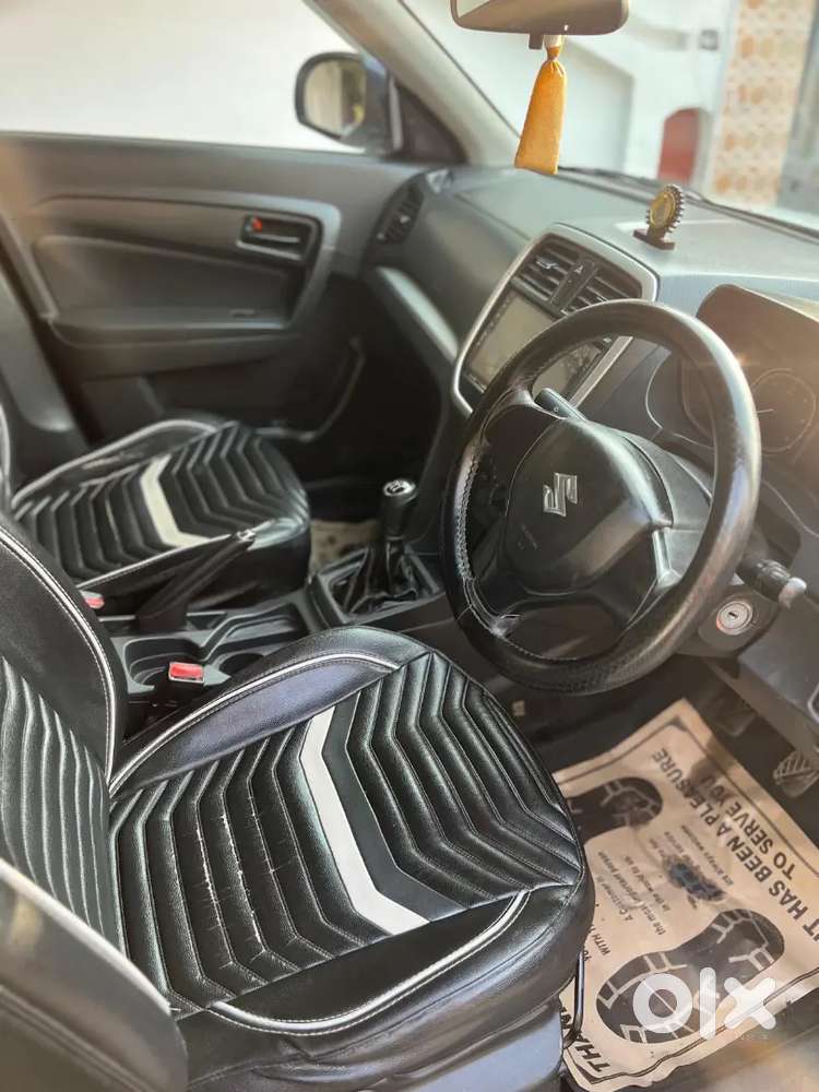 Maruti Suzuki Brezza 2017. Less Driven. Vip No. 2222