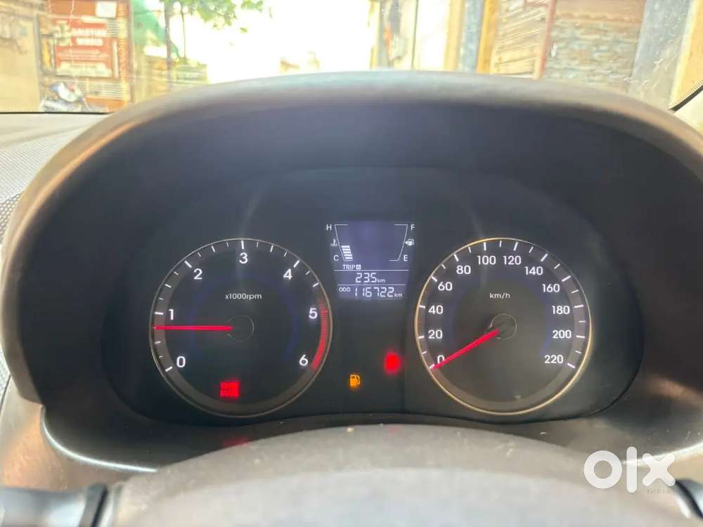 Hyundai Fluidic Verna 2011