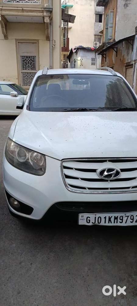 Hyundai Santa Fe 2011 Diesel 98000 Km Driven