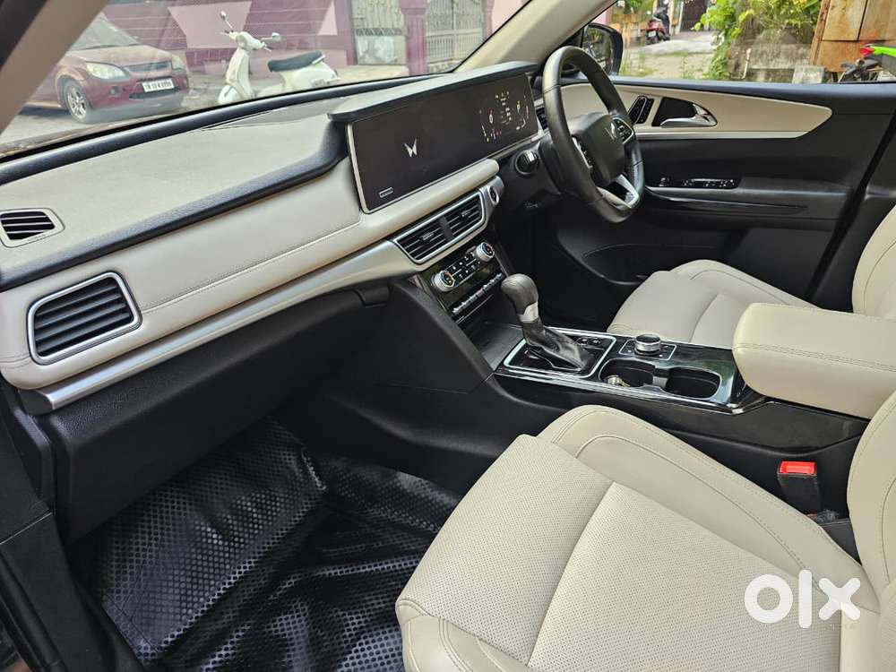Mahindra Xuv700 2.2 Ax 7 Diesel At Luxury Pack Str, 2024, Diesel