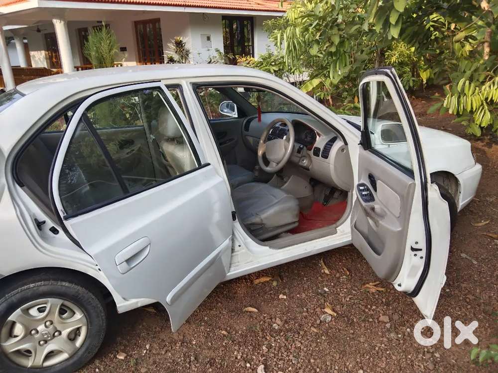 115000 Km Driven
Automatic Door
A/c
Test Pending 
New Painting