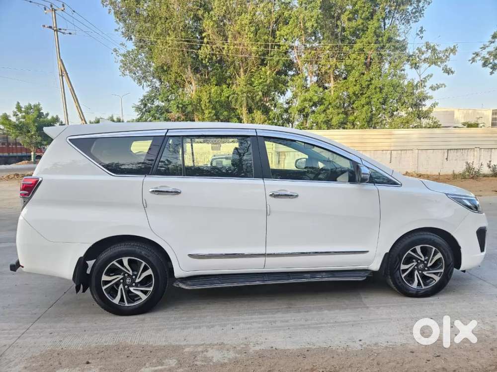 Toyota Innova Crysta [2020-ongoing] 2.4 Gx At 8 Str, 2022, Diesel