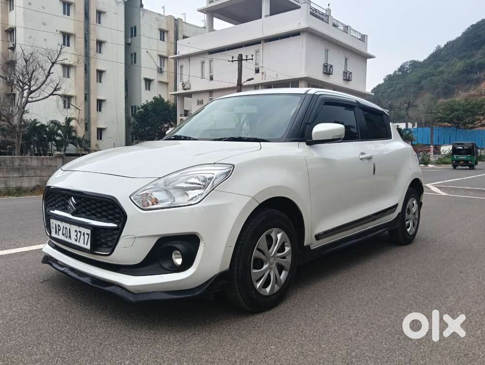 Maruti Suzuki Swift Vxi + Manual, 2023, Petrol