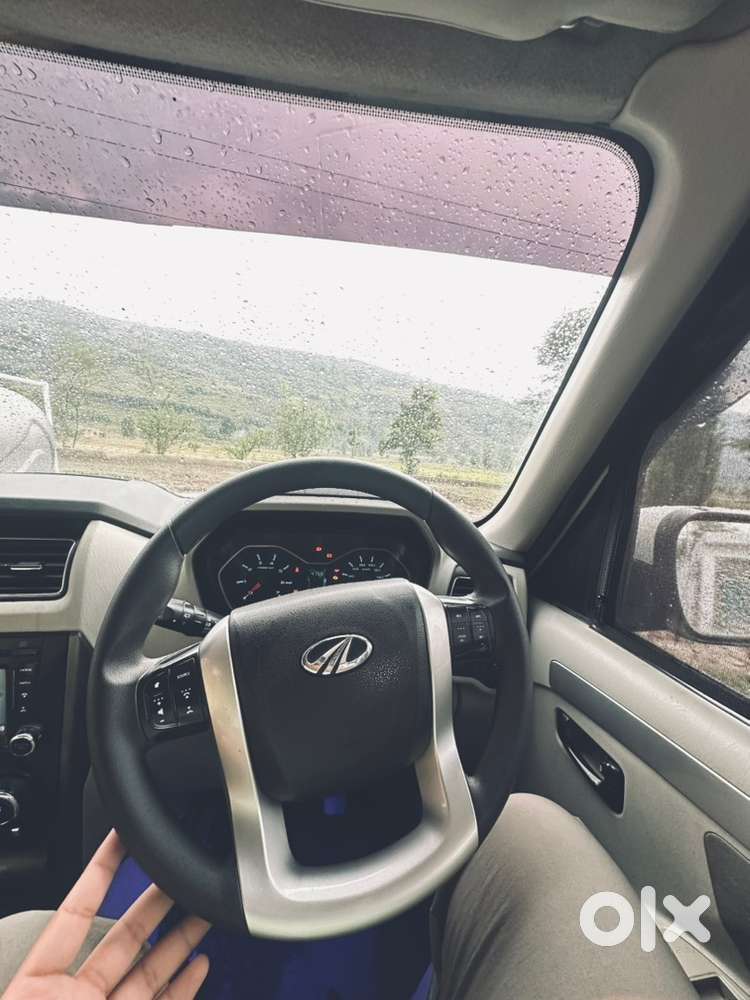 Mahindra Scorpio S10