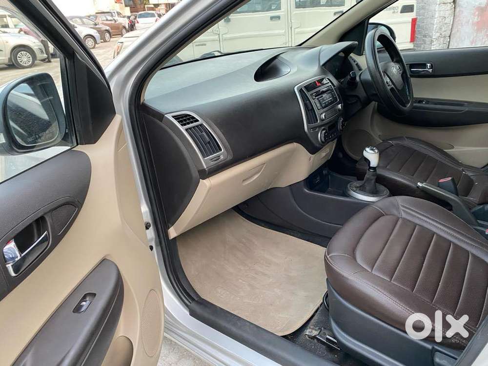 Hyundai I20 Sportz 1.4 Crdi 6 Speed Bs-iv, 2014, Diesel