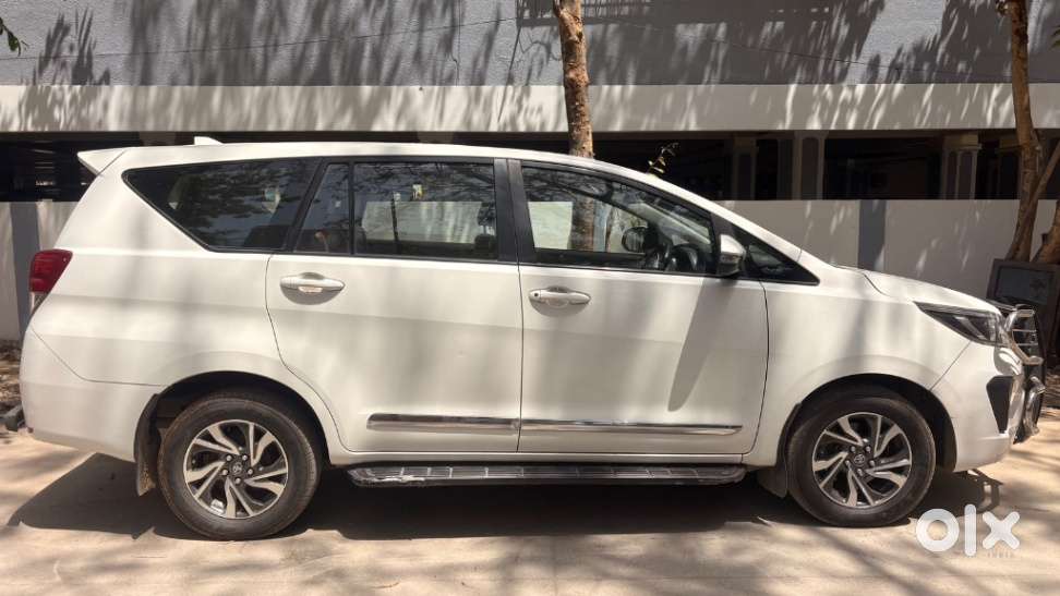 Toyota Innova Crysta 2.4 G Mt, 2022
