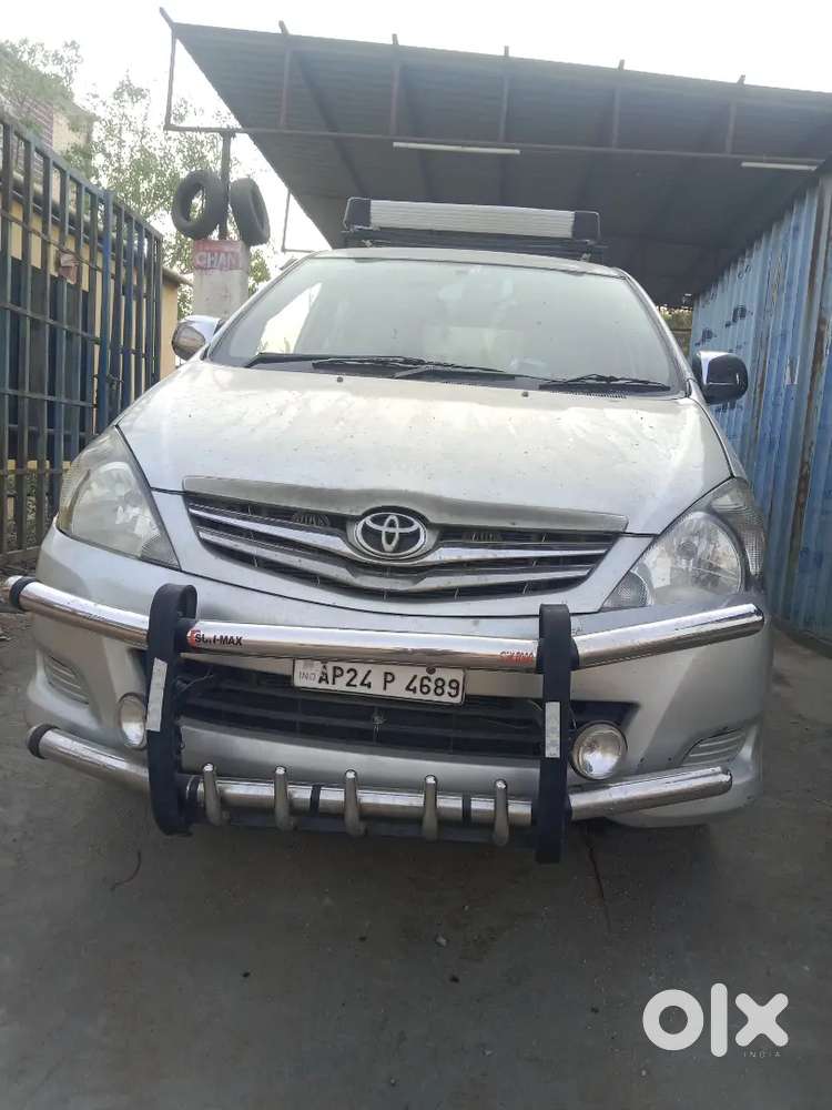 Toyota Innova 2007 Diesel 300000 Km Driven
