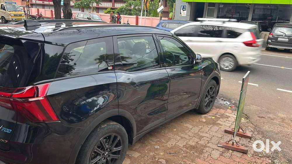 Mahindra Xuv700 2024 Diesel Well Maintained