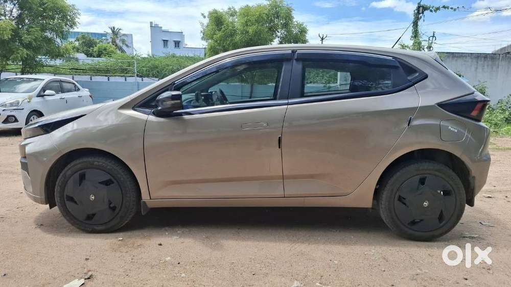 Tata Altroz, 2026, Petrol