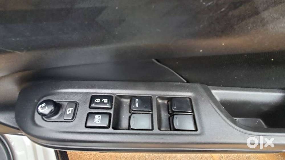 Maruti Suzuki Swift 1.3 Zxi, 2024, Petrol