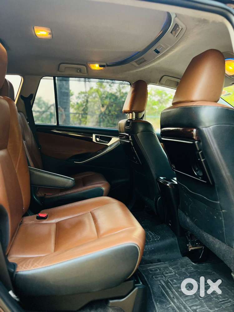 Toyota Innova Crysta 2.8 Zx At 7 Seater, 2017, Diesel