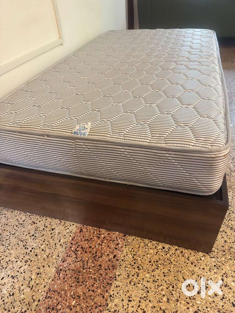 Single bed with mattress