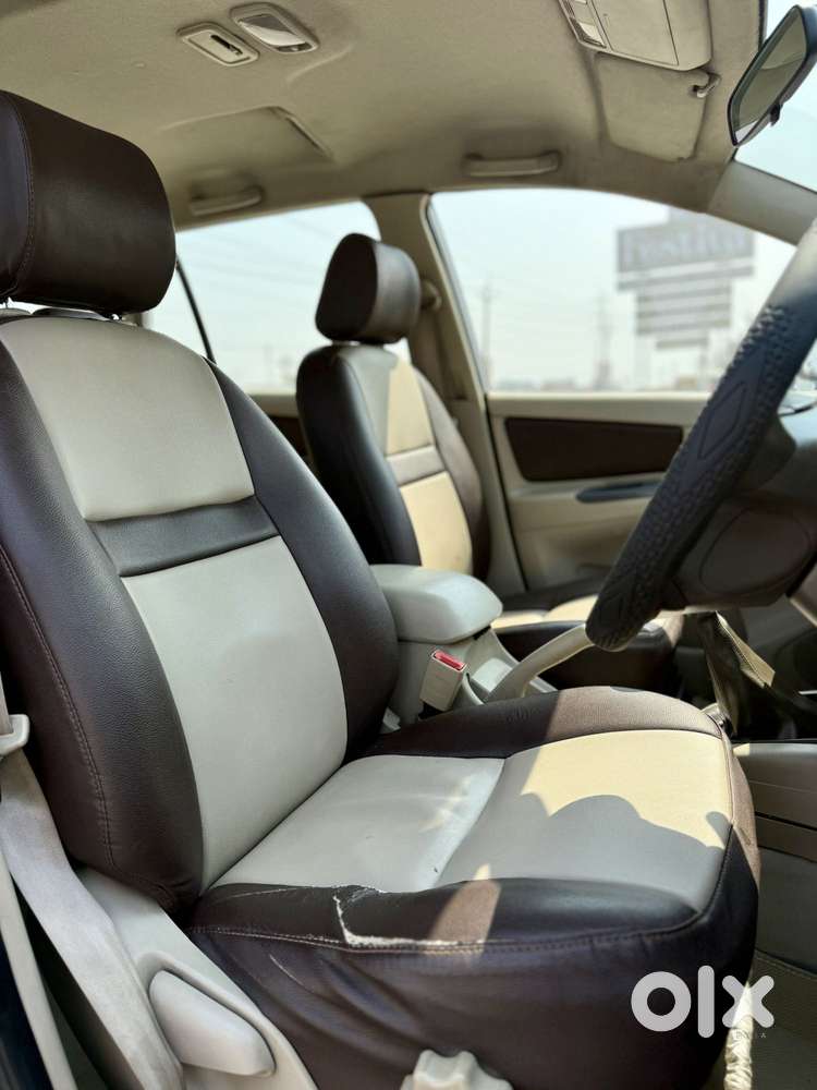 Toyota Innova 2.5 G (diesel) 8 Seater Bs Iv, 2012, Diesel