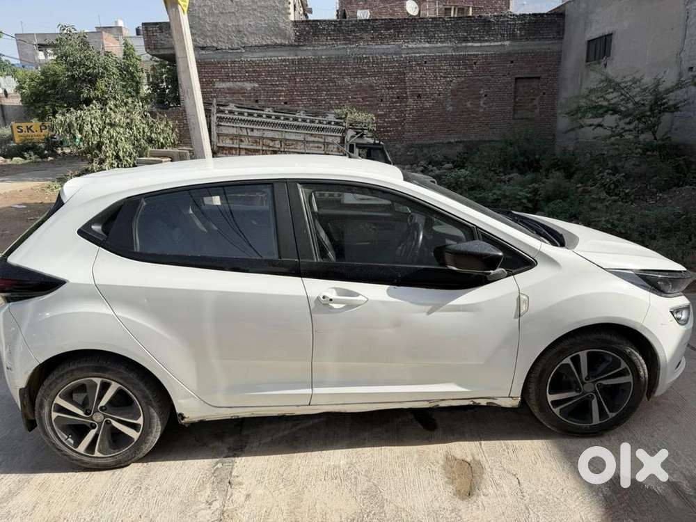Tata Altroz 2019 Petrol 200000 Km Driven In Cng Outside Fitted